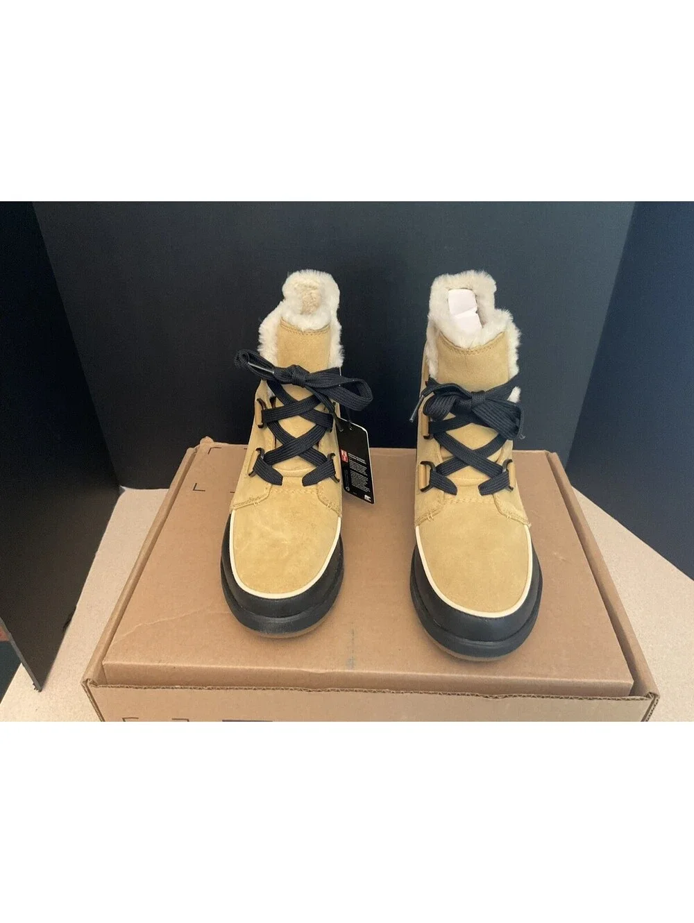 New! Womens Sorel Tivoli IV Curry Waterproof Insulated Winter Boots. Size 9.